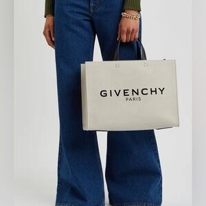 Givenchy medium G tote in Canvas